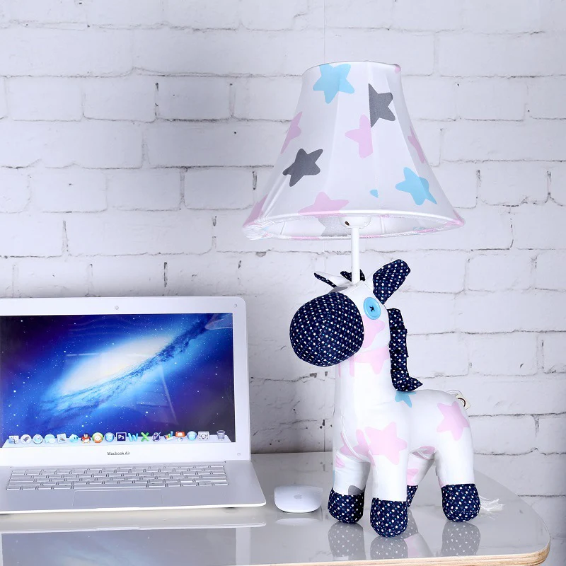 Pony-bureaulamp van stof met taps toelopende kap en ster-/esdoornbladpatroon 1 lichtgevende cartoon-bureaulamp wit voor st...
