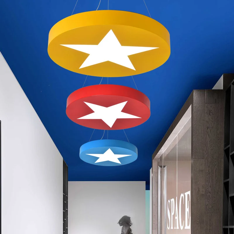 Ronde hanglamp voor kinderen met stermetaal, felgekleurde hanglamp voor op kantoor Clearhalo