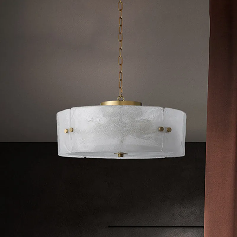 Ronde woonkamerkroonluchter Traditioneel matwit glas 4-lichts messing hanglamp Clearhalo