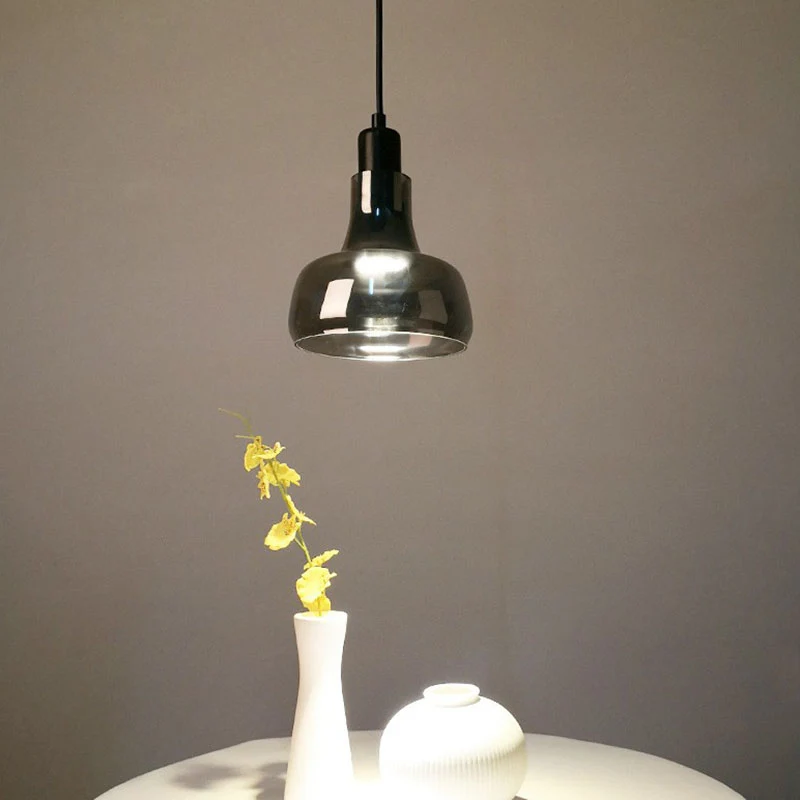 Rookgrijze glazen potdeksel hanglamp, moderne 1-lichts zwarte plafondverlichting voor eetkamer Clearhalo