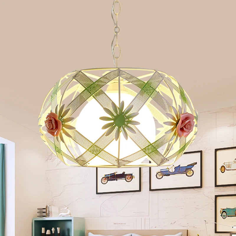 Roze/blauwe hangende lamp met enkele lamp Pastorale ijzeren lintband Globe hanglamp met glazen kap aan de binnenkant Clear...