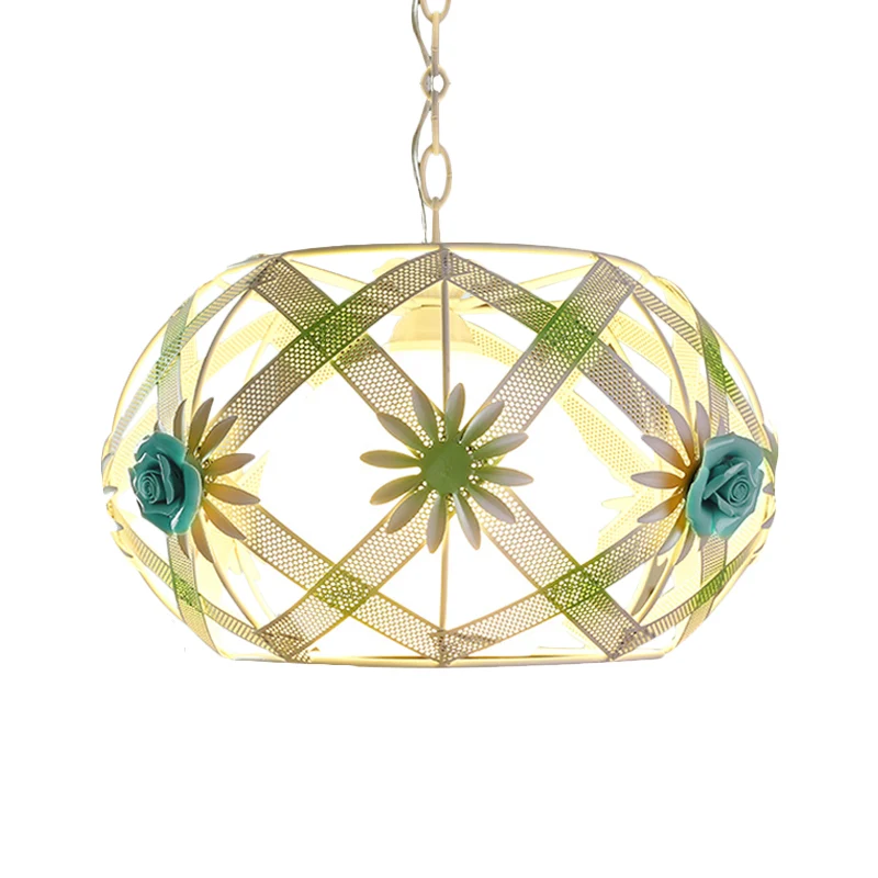 Roze/blauwe hangende lamp met enkele lamp Pastorale ijzeren lintband Globe hanglamp met glazen kap aan de binnenkant Clear...