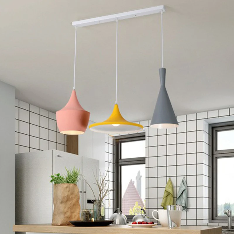 Schaduwrijke hangende verlichting Minimalistische metalen 3-kops roze-gele multi-lichthanger Clearhalo