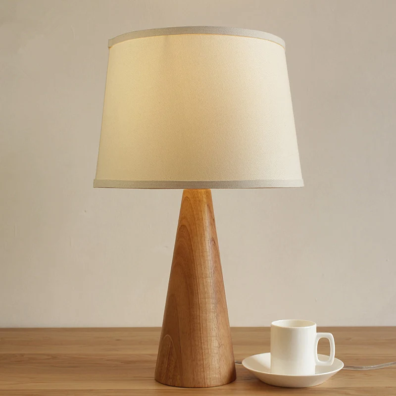 Schaduwrijke stoffen tafellamp Modern 1-lamps witte nachtkastjelamp, conische bruine houten voet Clearhalo