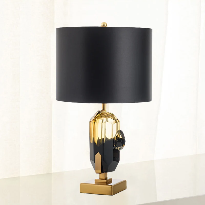 Slaapkamernachttafellamp met 1 lamp, modernistische gouden bureaulamp met trommelzwarte stoffen kap Clearhalo