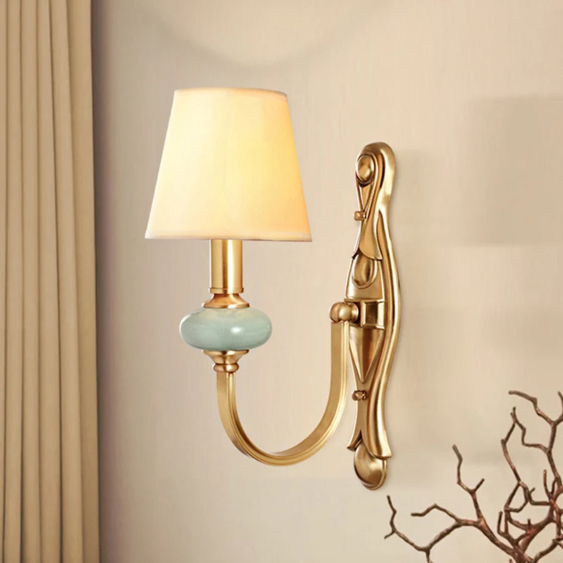 Stof messing wandkandelaar taps toelopende schaduw 1 licht vintage wandmontage lichtarmatuur voor woonkamer Clearhalo