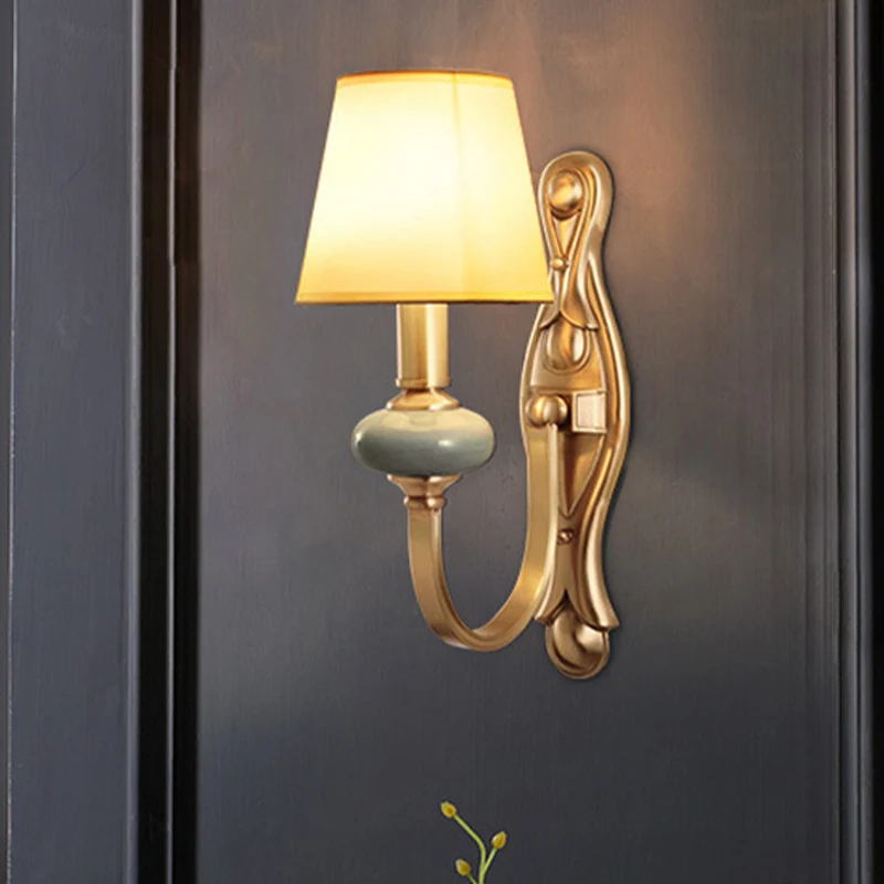Stof messing wandkandelaar taps toelopende schaduw 1 licht vintage wandmontage lichtarmatuur voor woonkamer Clearhalo