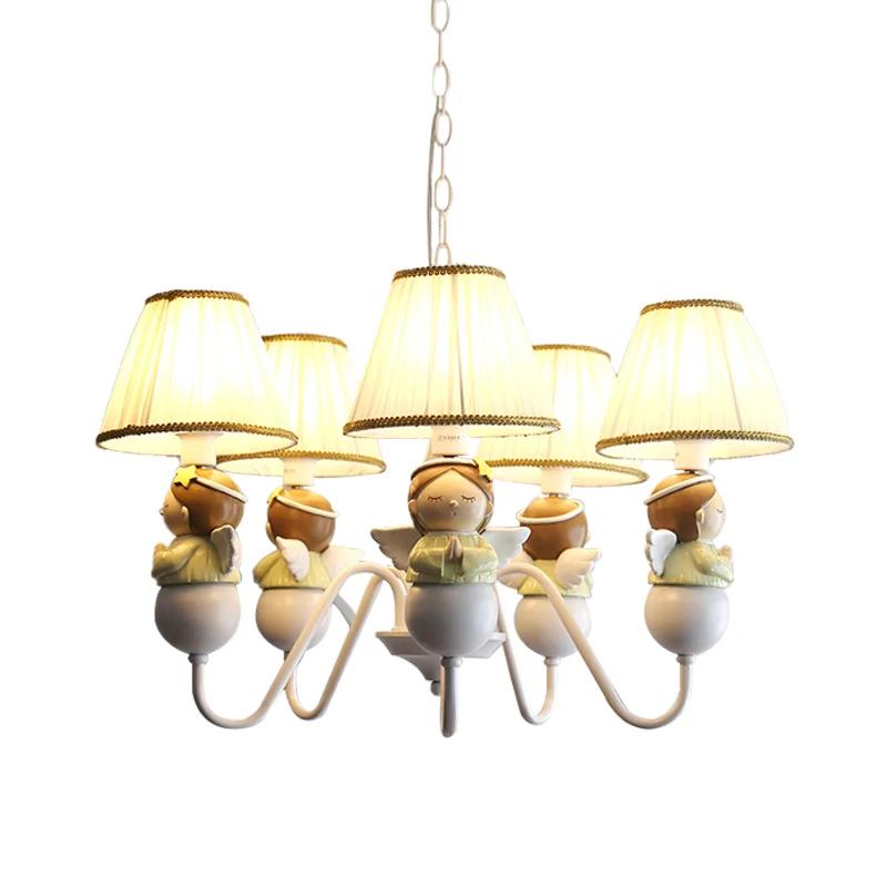 Stoffen conische hanglamp Cartoon 5-kops witte kroonluchterlamp met engelversiering Clearhalo