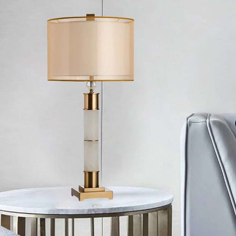 Stoffen Drum Nachtkastje Verlichting Moderne 1-lichts goudkleurige metalen tafellamp voor woonkamer Clearhalo