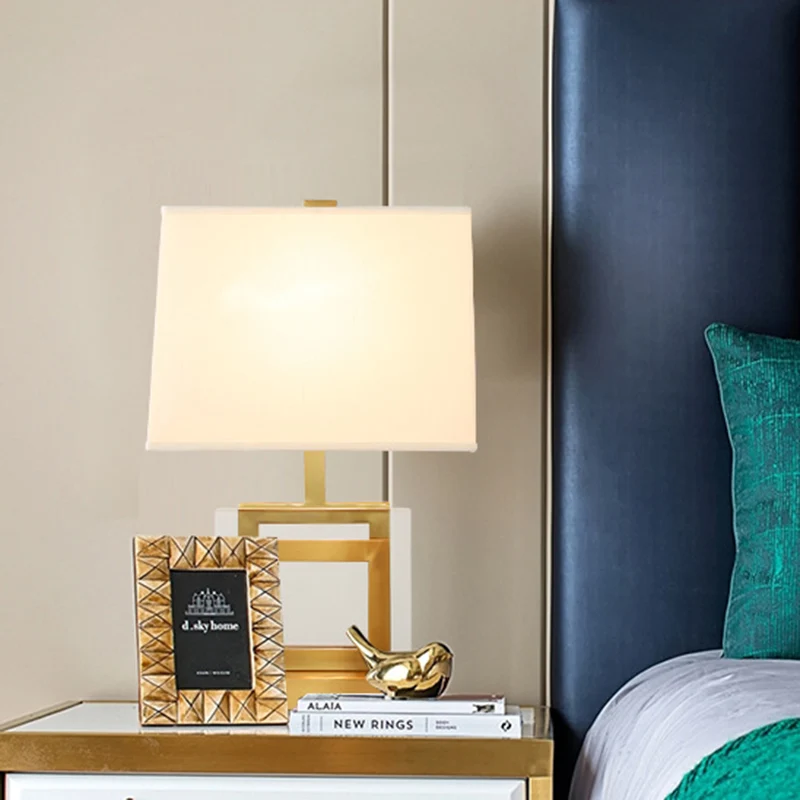 Stoffen Pagode Bureaulamp Modernisme 1 Lamp Nachttafellamp Goud voor Woonkamer Clearhalo