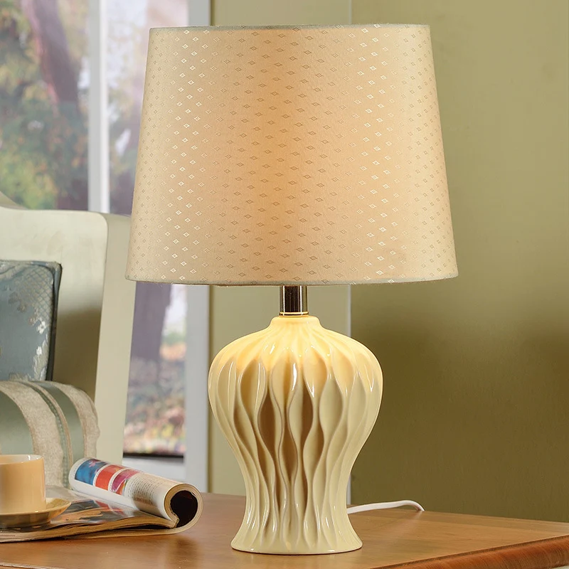 Taaklamp van textiel, moderne tafellamp met 1 lamp wit met urn-keramische voet Clearhalo