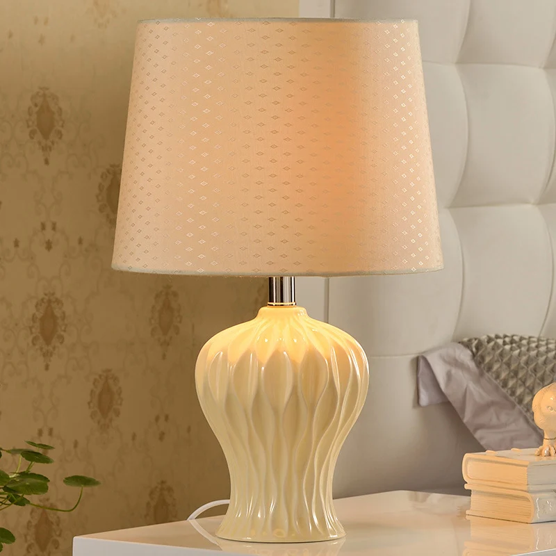 Taaklamp van textiel, moderne tafellamp met 1 lamp wit met urn-keramische voet Clearhalo