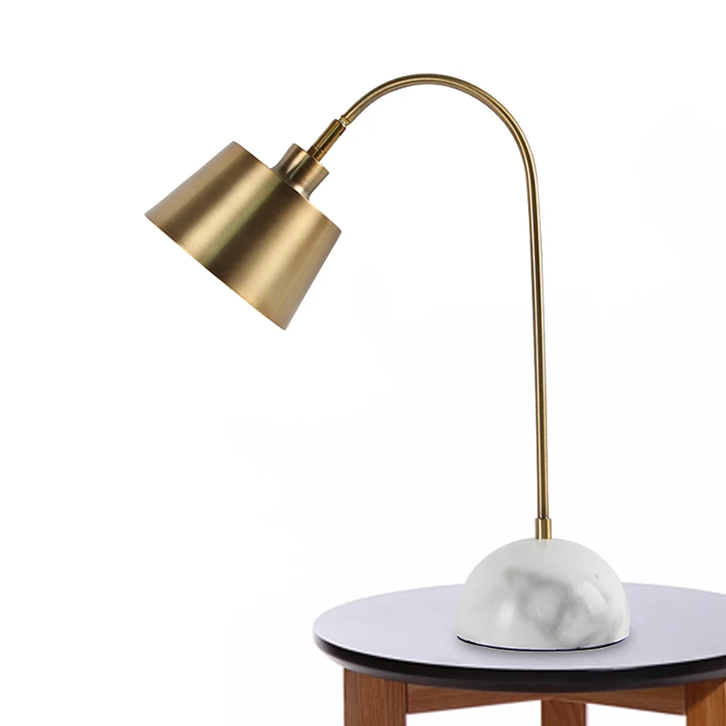 Tafellamp met gouden taps toelopende kap, moderne stijl, 1-kops metalen staande tafellamp met marmeren voet Clearhalo