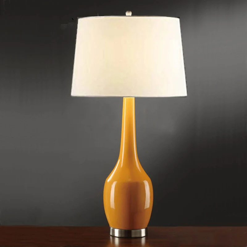 Taps toelopende tafellamp van trommelstof, moderne 1-lichts geel/blauw/oranje nachtkastjelamp met vaasvoet met lange hals...