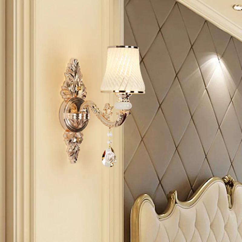 Taps toelopende wandlamp van getextureerd glas, vintage gangwandlamp met kristallen drapering goud Clearhalo