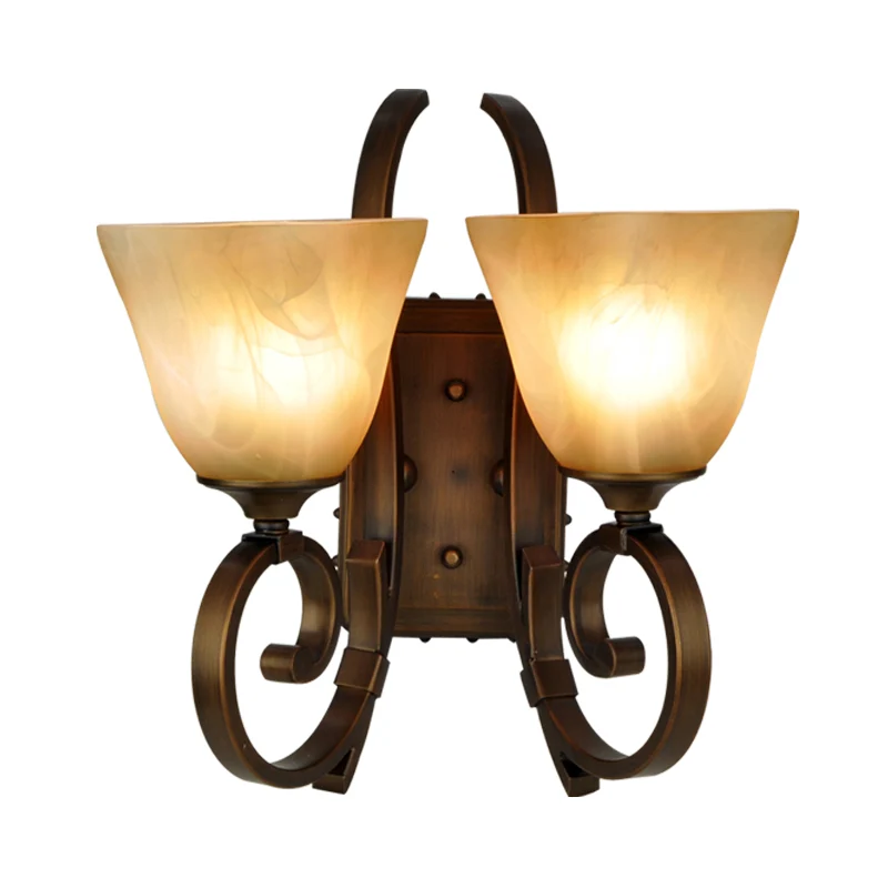 Traditionele klokkenlamp met 2 lampen, matglazen wandlamp brons met scrollende arm Clearhalo