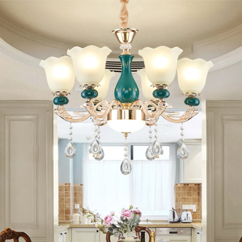 Traditionele Ruffle Bell Suspension Light Crèmekleurige glazen kroonluchterlamp met hangend kristal groen Clearhalo