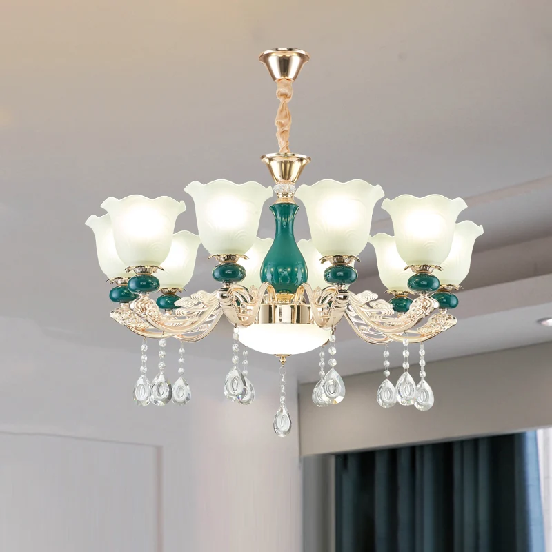 Traditionele Ruffle Bell Suspension Light Crèmekleurige glazen kroonluchterlamp met hangend kristal groen Clearhalo