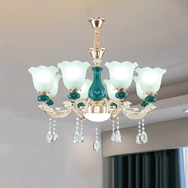 Traditionele Ruffle Bell Suspension Light Crèmekleurige glazen kroonluchterlamp met hangend kristal groen Clearhalo