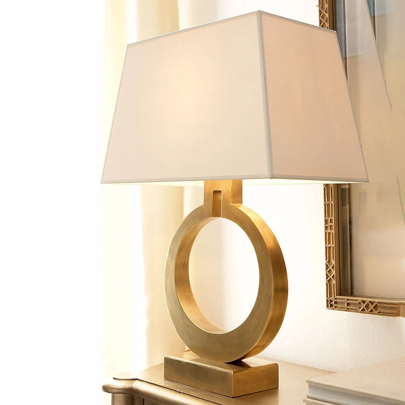 Trapeziumvormige stoffen nachtlamp rustieke stijl 1-lichts studeerkamer tafelverlichting met metalen ringontwerp goud Clea...