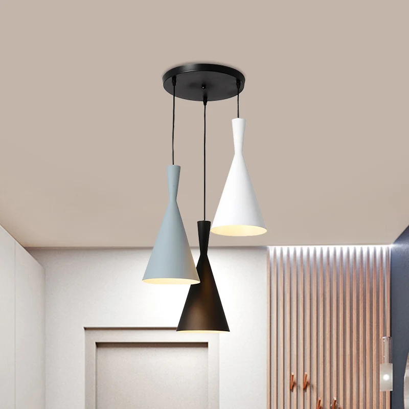 Uitlopende metalen hanglamp, moderne, 3-koppige zwarte hanglampenset met ronde/rechthoekige luifel Clearhalo