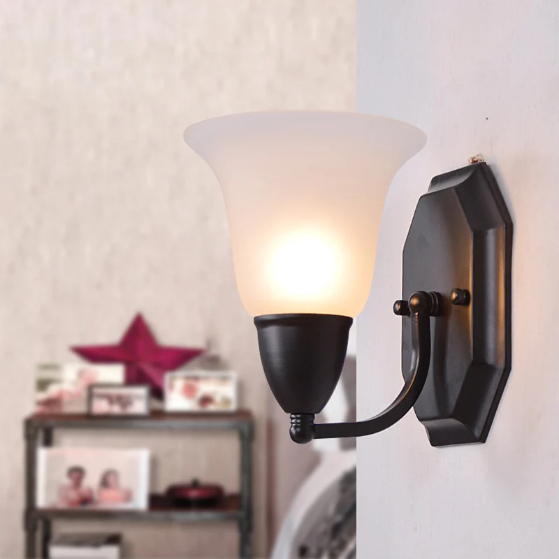 Uitlopende wandlamp van mat glas, landelijke stijl, enkele gang, wandlamp zwart Clearhalo