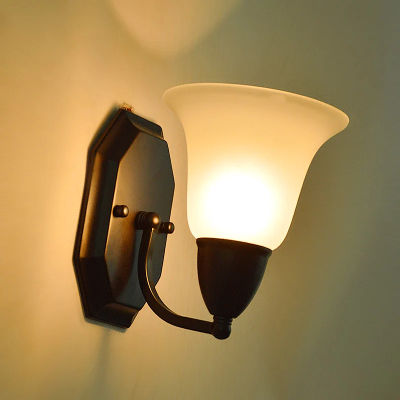 Uitlopende wandlamp van mat glas, landelijke stijl, enkele gang, wandlamp zwart Clearhalo