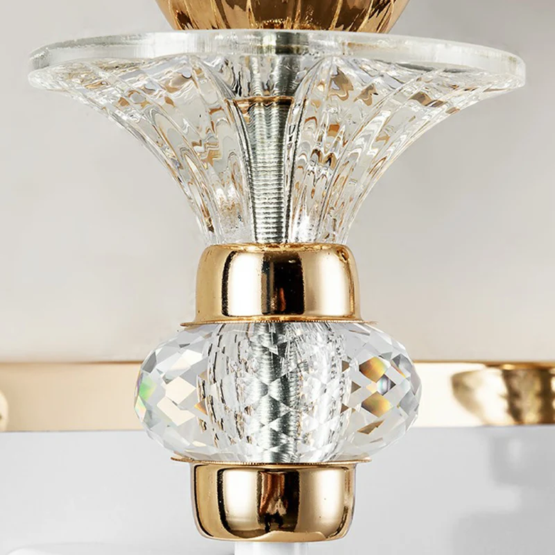 Uitlopende woonkamer wandlamp vintage matglas champagne wandkandelaar met kristallen accenten Clearhalo