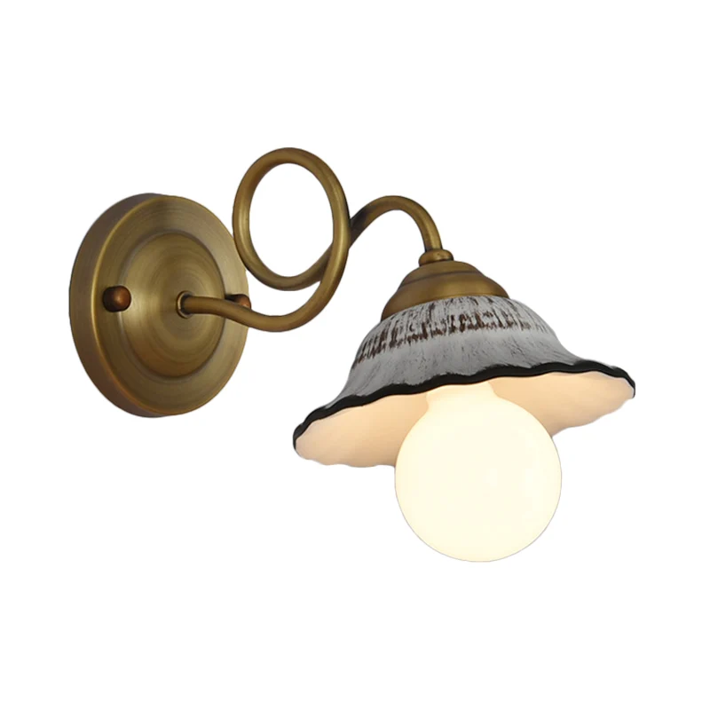 Verouderde geschulpte schotel wandverlichtingsideeën 1 kop keramiek wandmontage lamparmatuur met messing gedraaide arm Cle...