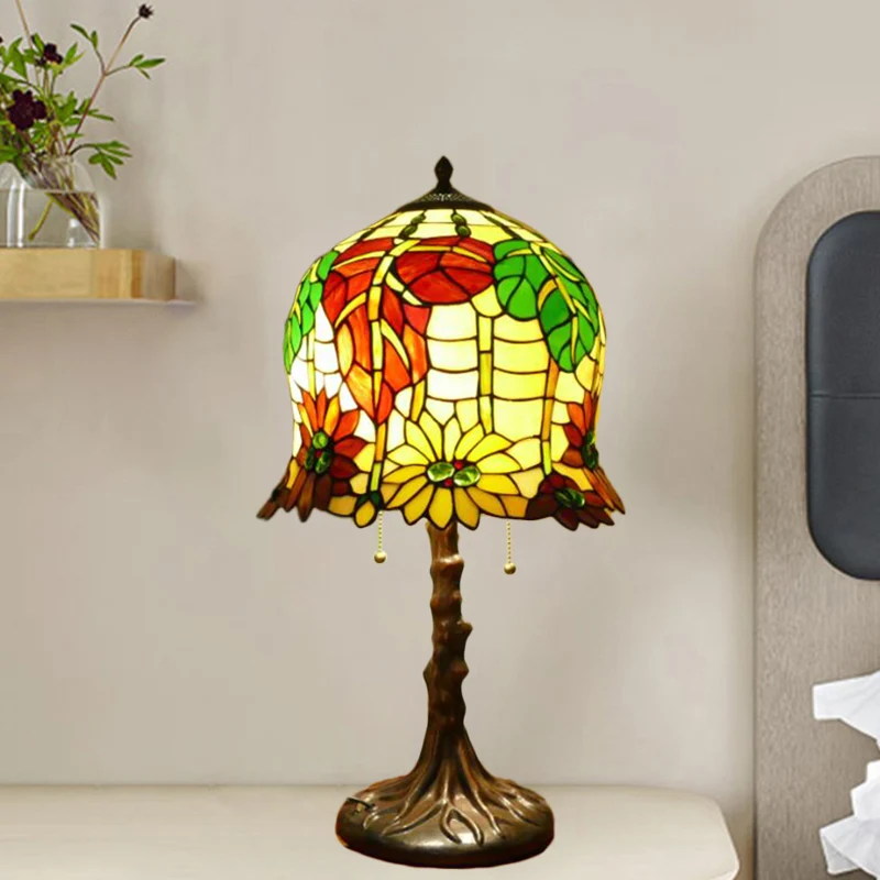 Victoriaanse Bell tafellamp 2 hoofden handgeslepen glazen nachtkastje met bloesempatroon geel en groen met trekketting Cle...
