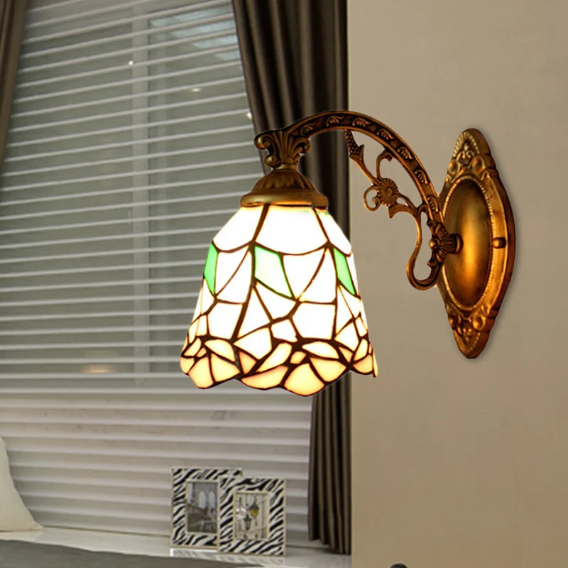 Vintage Bell Wandlamp Glas--lood 1-lichts wandkandelaar voor slaapkamerverlichting met bloemenpatroon beige Clearhalo