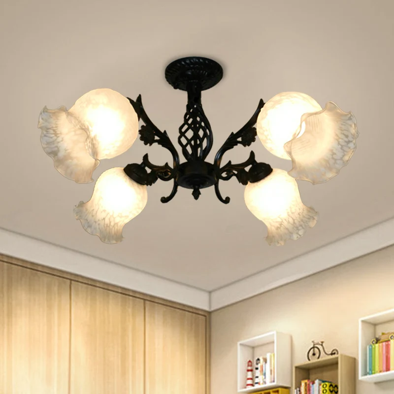 Vintage Blossom Semi-Flush Light 4 lampen opaalglas Flush kroonluchter zwart voor studeerkamer Clearhalo