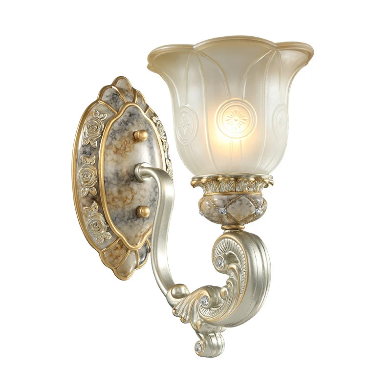 Vintage geschulpte wandlamp 1/2-licht wit glazen wandmontagelamp goud voor slaapkamer Clearhalo