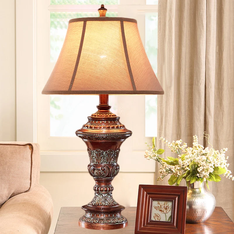Vintage stijl Bell Shade nachtkastje lamp 1 lamp stoffen bureaulamp roodbruin met urnvormige voet, 25"/29,5" H Clearhalo