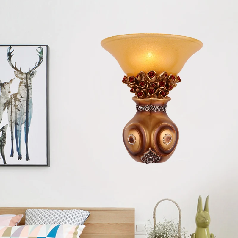 Vintage vaas wandkandelaar licht 1 kop hars bronzen afwerking wandmontage lichtarmatuur Clearhalo