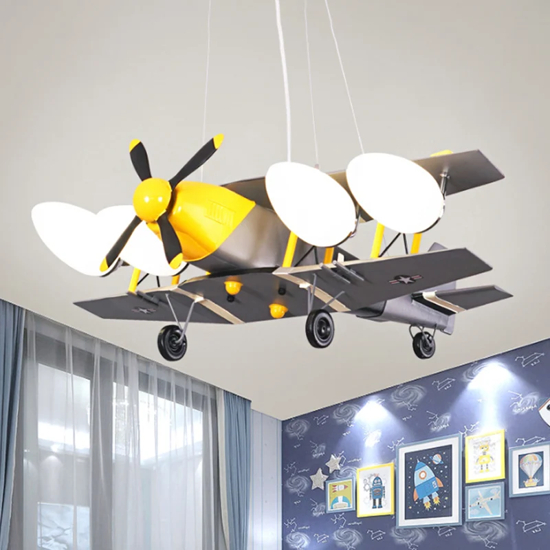 Vliegtuig jongenskamer hanglamp metalen 4-koppige kinderkroonluchterlamp met melkglazen kap zwart-geel Clearhalo