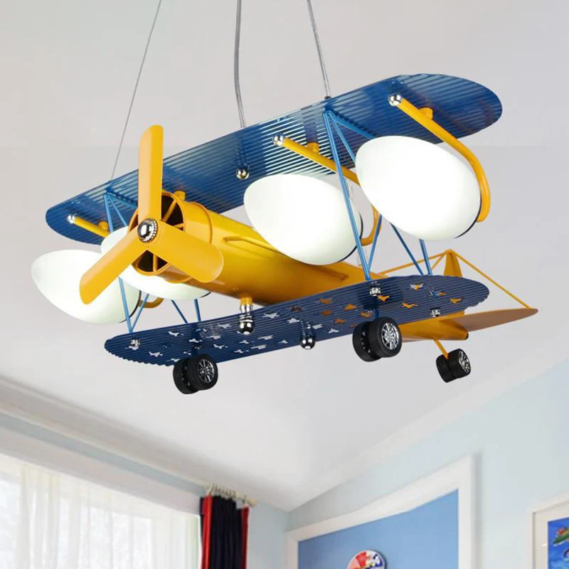 Vliegtuig-hangende verlichtingsarmaturen Cartoon glas en metalen hangende hanger voor kinderslaapkamer Clearhalo