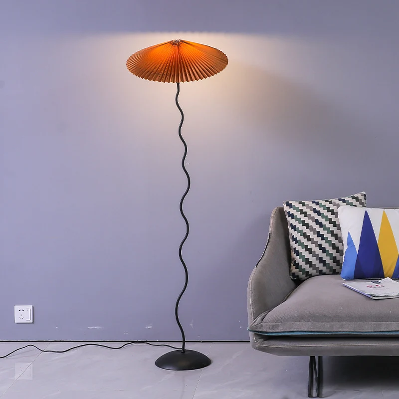 Vloerlamp van conische geplooide stof, rustiek, 1 lamp, staande lamp voor de woonkamer wit/koffie/bordeaux met gebogen paa...