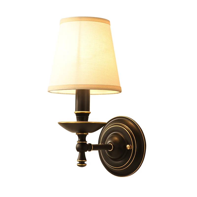Wandkandelaar met één lamp, vintage kandelaar, metalen wandlamp met taps toelopende stoffen kap zwart Clearhalo