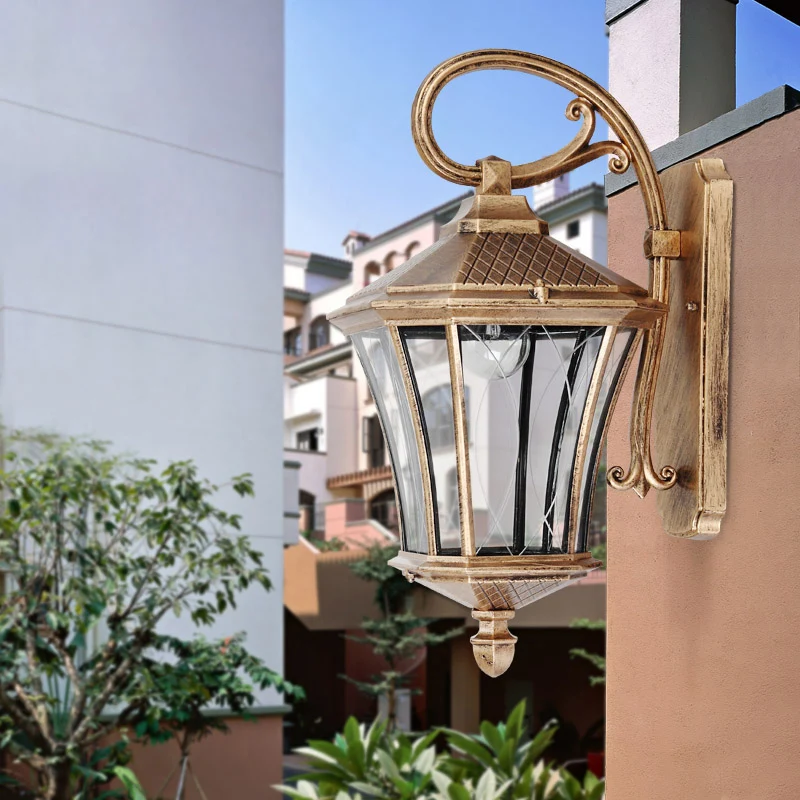 Wandlamp met 1 lamp Blaker Klassieke lantaarn Helder glazen wandlamp brons met neerklapbare arm Clearhalo