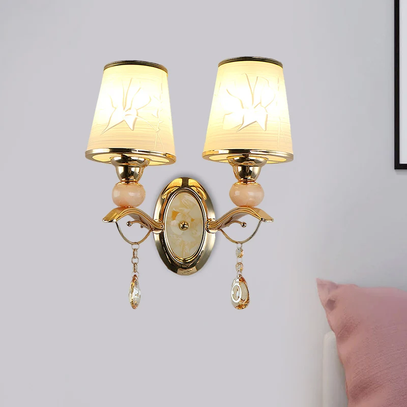 Wandlamp van amberkleurig glas, taps toelopend, eigentijdse wandlamp met 1/2 kop goud met kristallen druppel Clearhalo