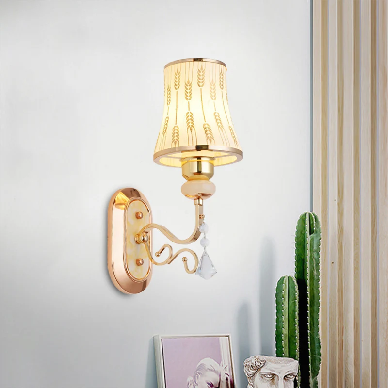 Wandmontagelamp van glas met boogtarwepatroon, modernisme, 1-lamps wandlamp met gouden afwerking Clearhalo