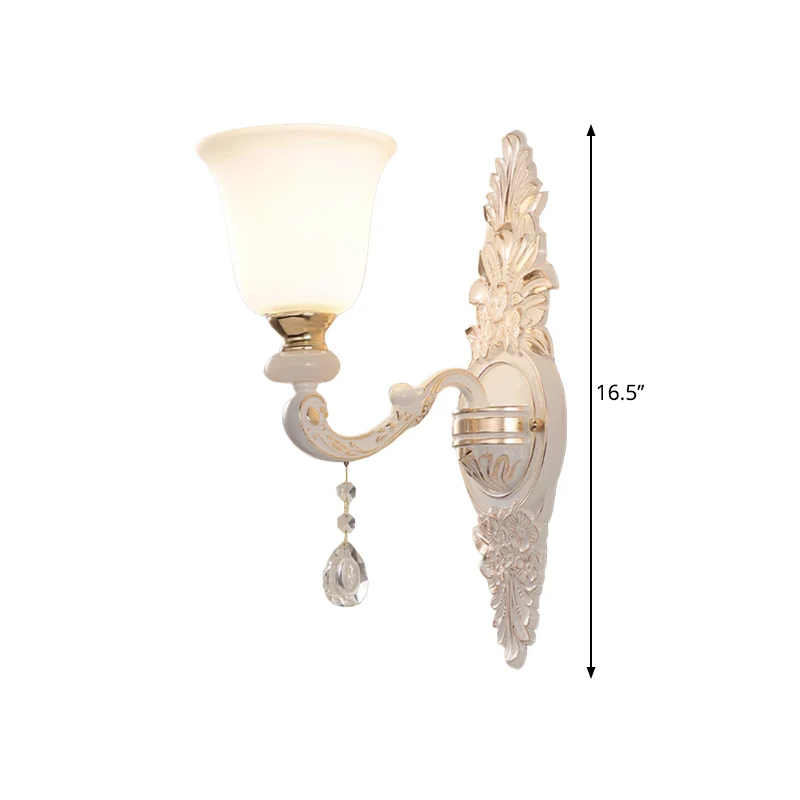 Wandverlichting met 1 lamp en opstaande belkap Wit glas Traditionele wandlamp voor binnen Clearhalo