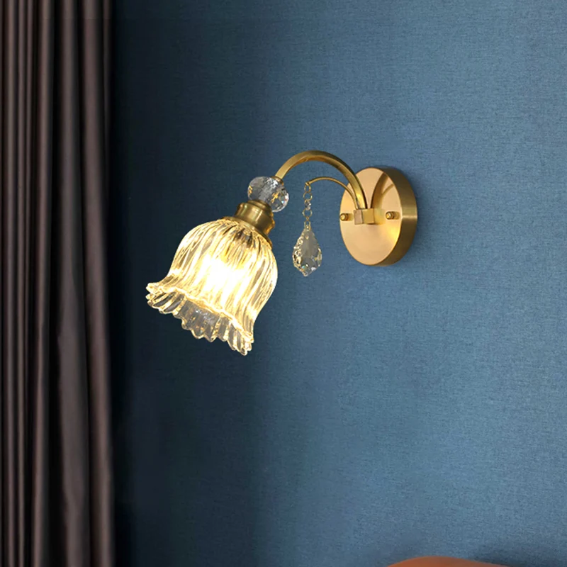 Warehouse Flower Wandlamp, 1-lamps, helder gecanneleerd glas, wandgemonteerde lamp met kristallen druppeldecor messing Cle...