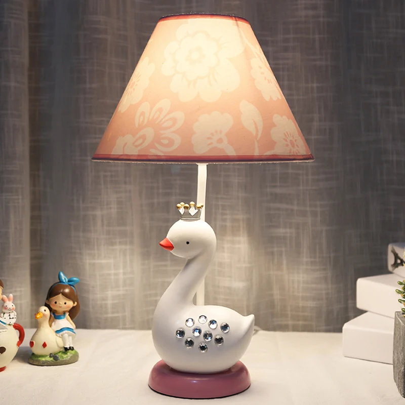 White Goose Nachtlampje Cartoon 1 Lamp Hars Leeslamp met Ton Stoffen Schaduw voor Slaapkamer Clearhalo