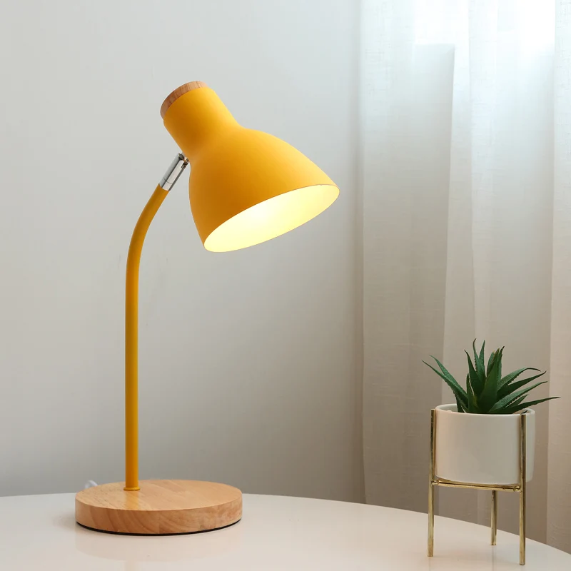 Wide Flare Tafellamp Macaron Metaal 1 Lamp Roze/Geel Kleine Bureaulamp met Draaiend Knooppunt Clearhalo