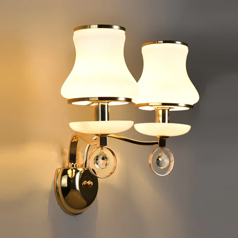 Wit glazen bel wandgemonteerde lamp Vintage 1/2 hoofden woonkamer LED schanslamp met kristallen accent Clearhalo