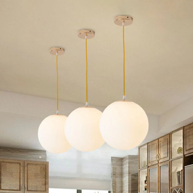 Wit glazen bolvormige ophangverlichting Minimalisme 1-koppige plafondhanglamp boven tafel Clearhalo