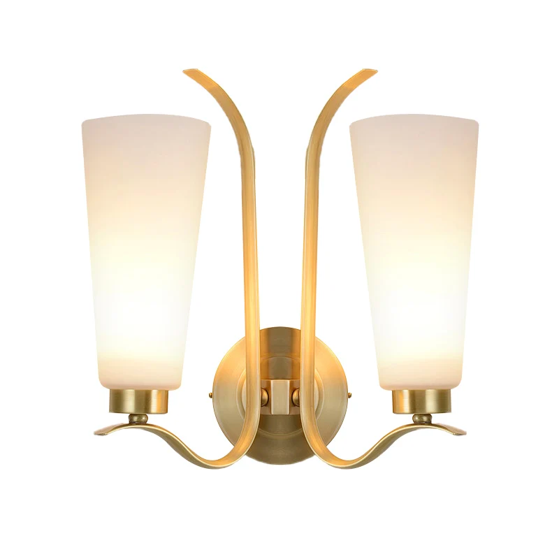Wit glazen messing wandlamp kegel 2-lichts vintage wandlamp met metalen zwenkarm voor veranda Clearhalo