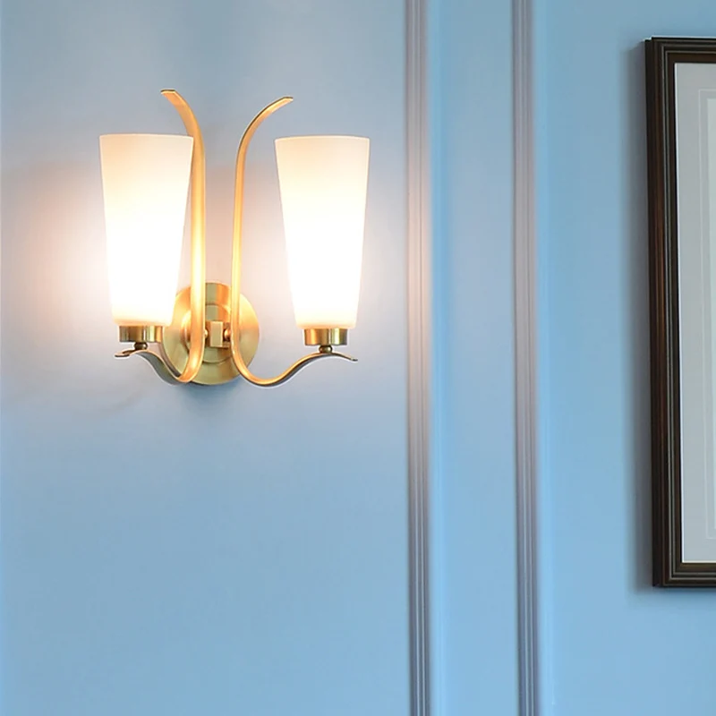 Wit glazen messing wandlamp kegel 2-lichts vintage wandlamp met metalen zwenkarm voor veranda Clearhalo